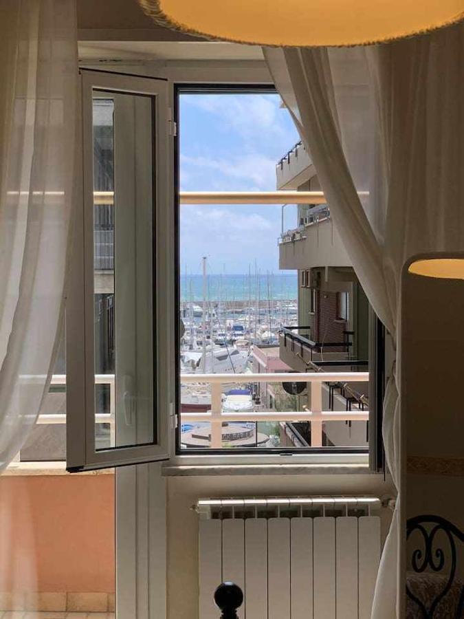 Sul Porto * Nettuno